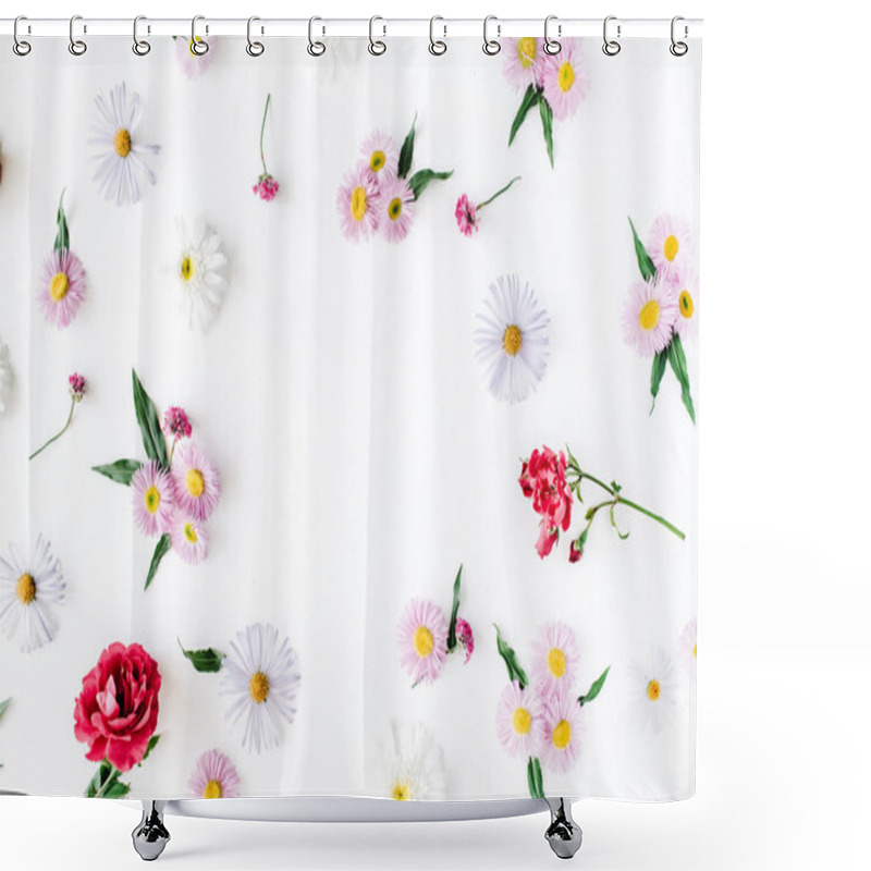 Personality  Round Frame Wreath Pattern With Roses Shower Curtains