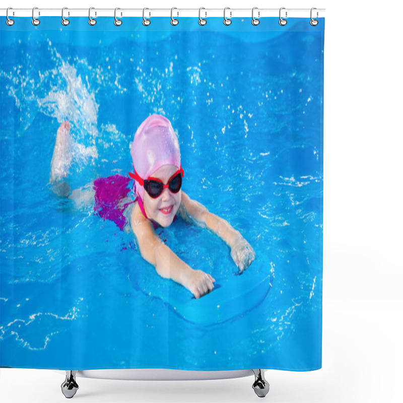 Personality  Smiling Little Girl Learning To Swim In Indoor Pool With Flutter Board During Swimming Class Shower Curtains