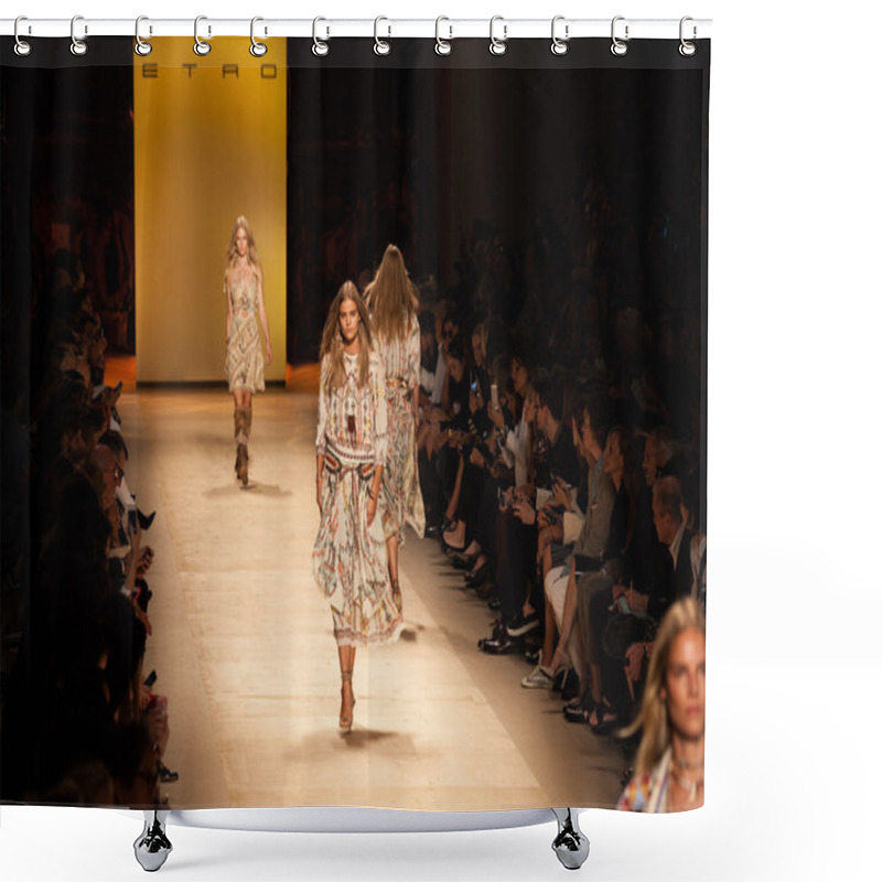 Personality  Etro - Milan Fashion Week Womenswear Spring-Summer 2015 Shower Curtains