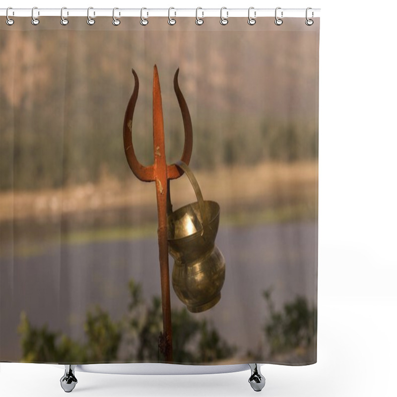 Personality  Trident And Pot Shower Curtains