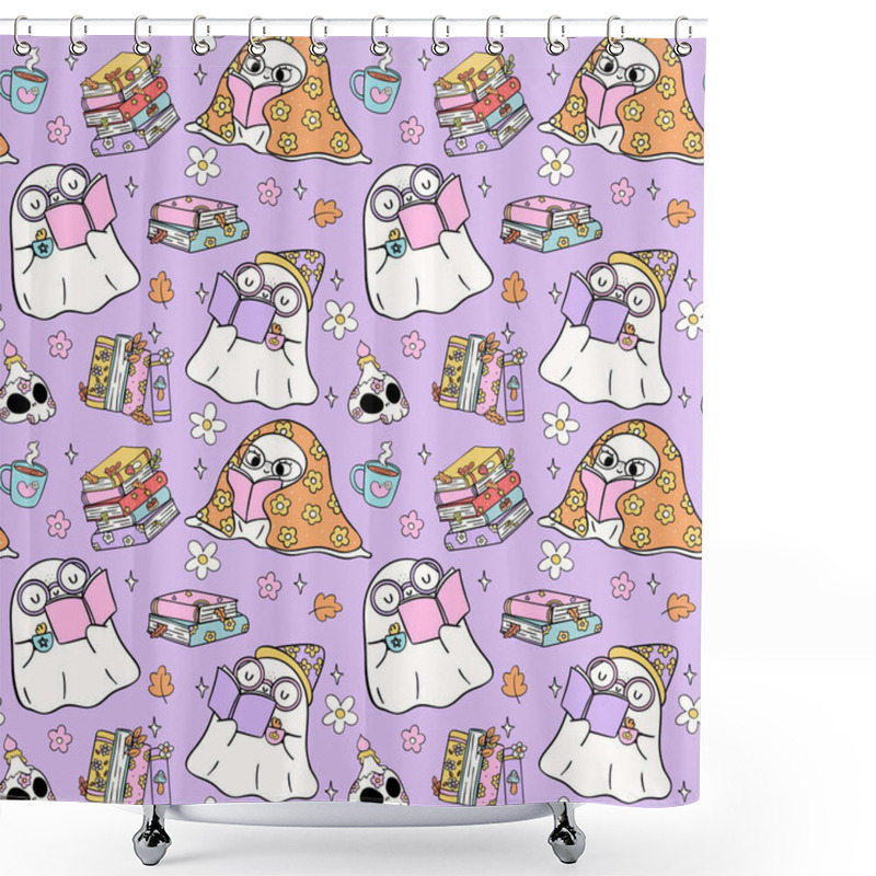 Personality  Groovy Halloween Seamless Pattern Trendy Bookish Ghost Reading Book Isolated On Background Shower Curtains