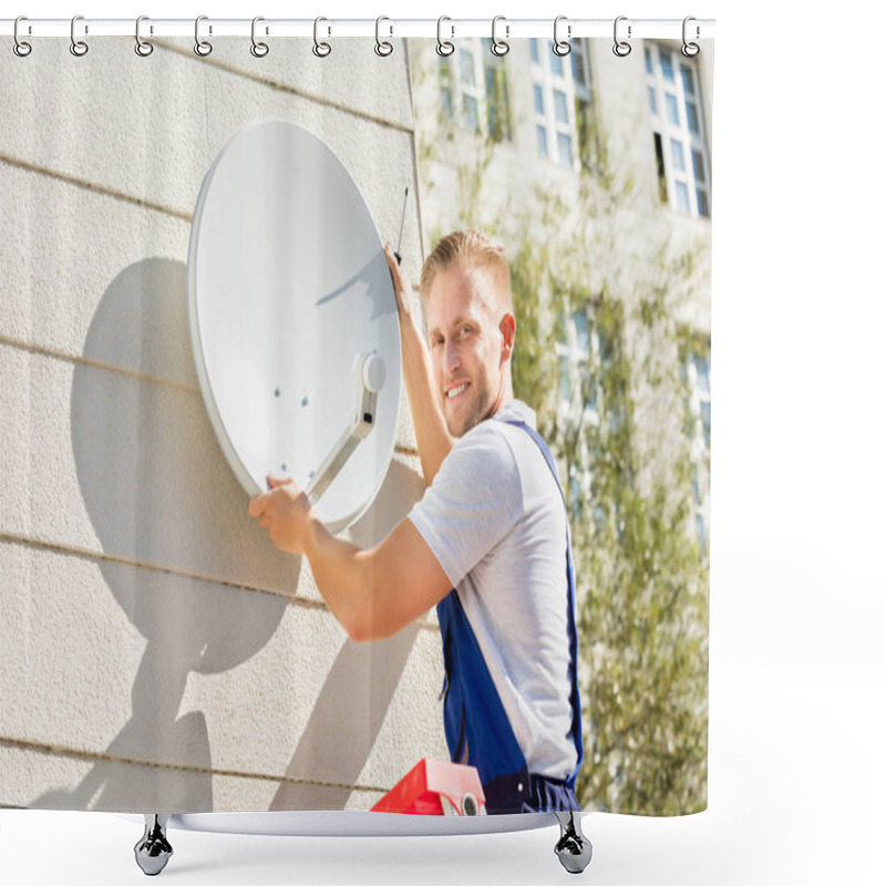 Personality  Man Fitting TV Dish Shower Curtains