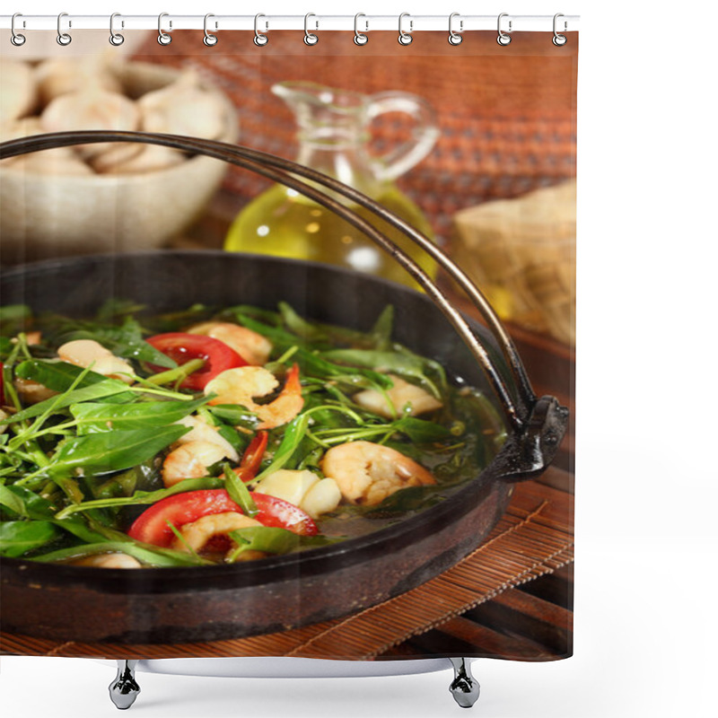 Personality  Hot Plate Seafood Water Spinach Shower Curtains