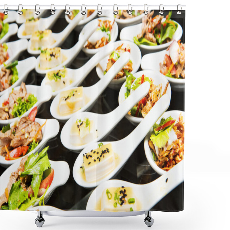 Personality  Luxury Food And Drinks On Wedding Table Shower Curtains