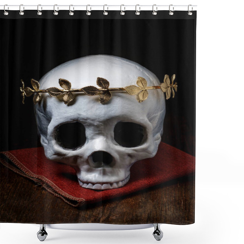 Personality  Human Skeleton Skull Of King Or Queen Wearing Royal Gold Leaf Crown Shower Curtains