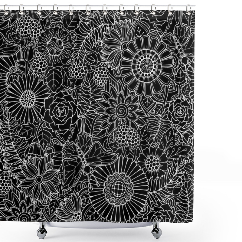 Personality  Seamless Black And White Ethnic Floral Doodle Background Pattern Shower Curtains