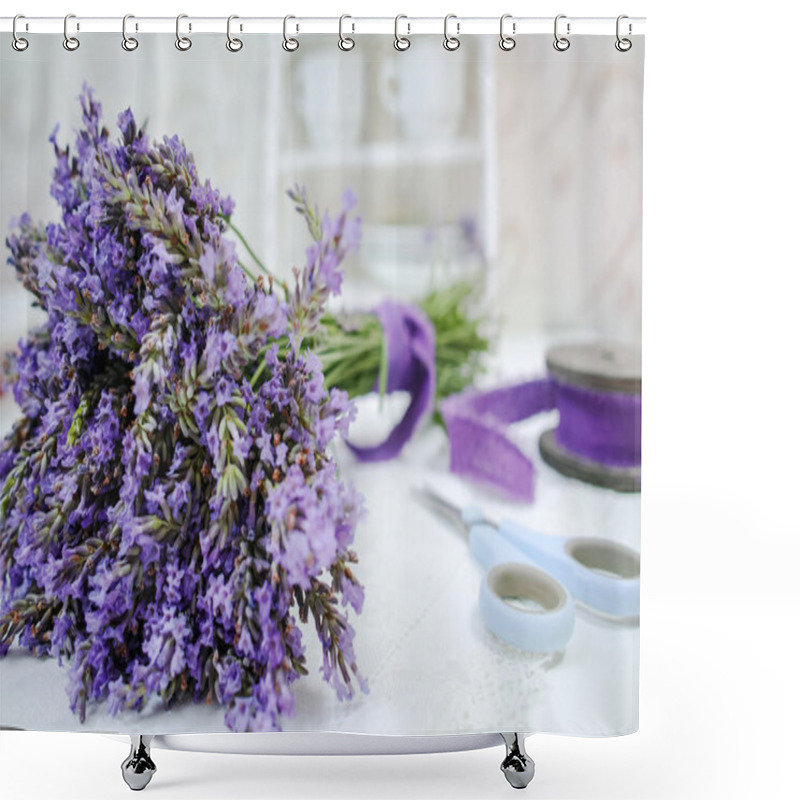 Personality  Making Fresh Lavender Bouquet Shower Curtains