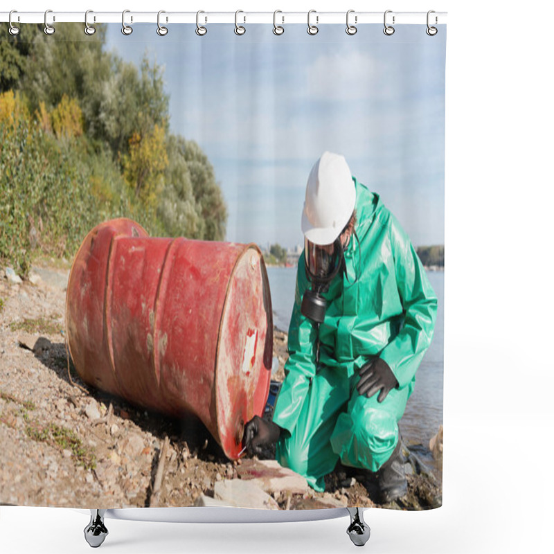 Personality  Environmentalist Working With  Discarded Barrel Shower Curtains