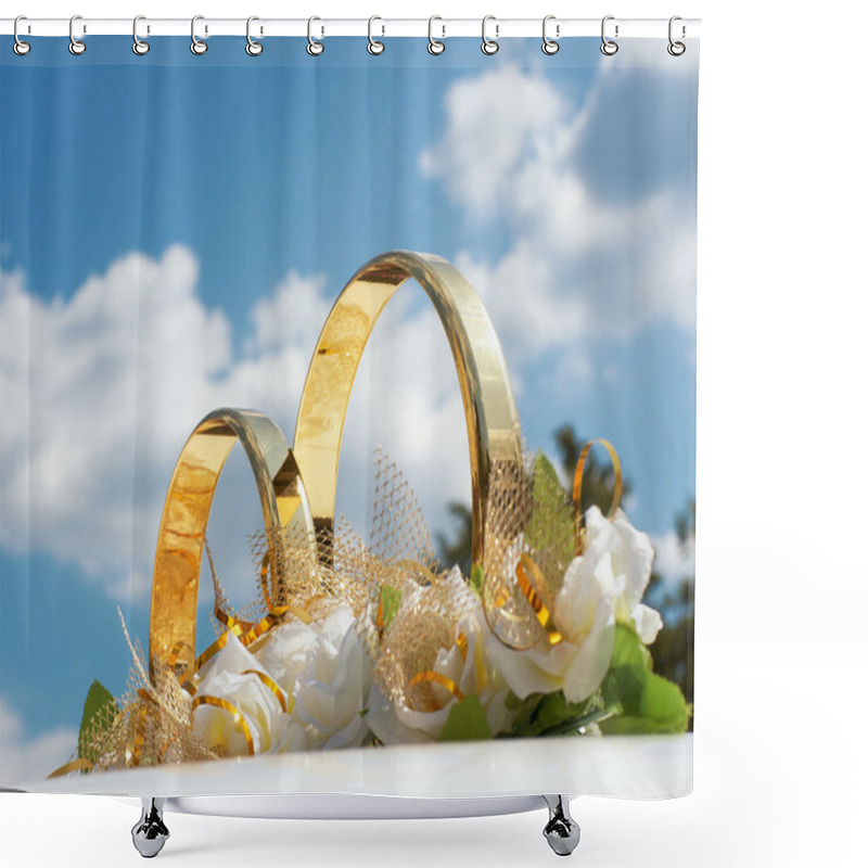 Personality  Wedding Car Decoration Close-up. Shower Curtains