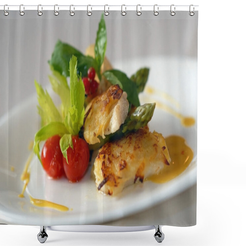 Personality  Fish With Vegetables Shower Curtains