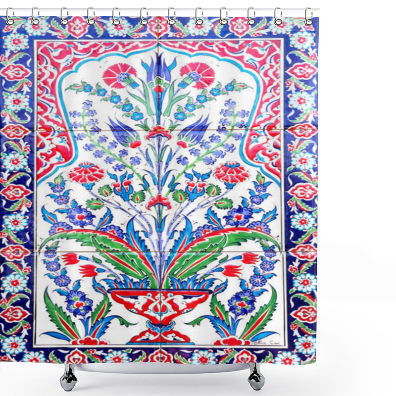 Personality  Traditional Turkish Floral Ornament On Tiles Shower Curtains