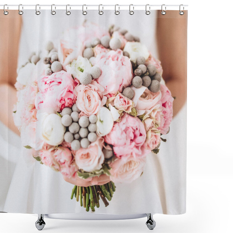 Personality  Beautiful Wedding Bouquet In Bride's Hands Shower Curtains