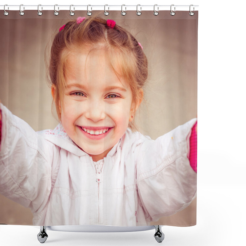 Personality  Little Girl Make Selfie Shower Curtains