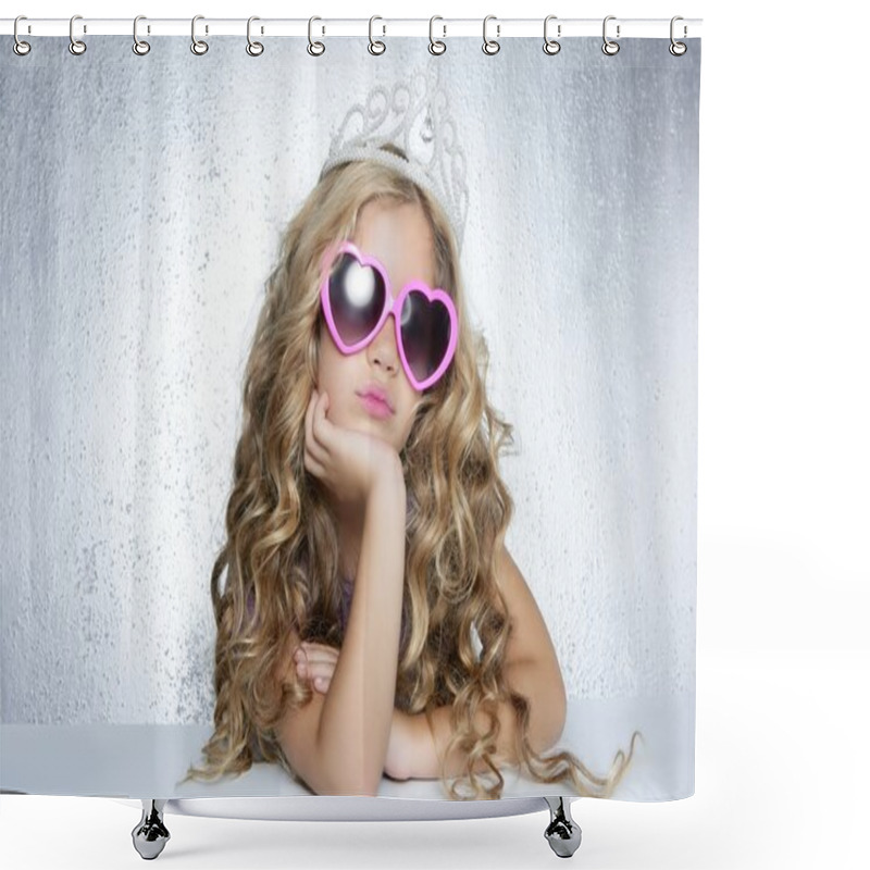 Personality  Fashion Victim Little Princess Girl Portrait Shower Curtains