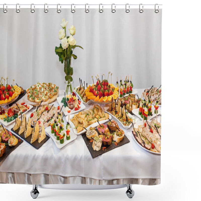 Personality  catering for events snacks for buffet shower curtains