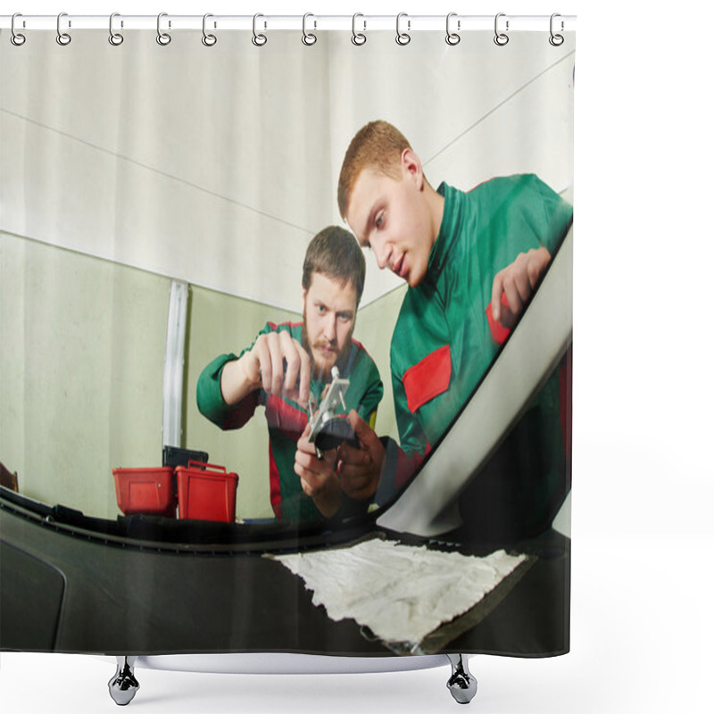 Personality  Windscreen Repairman Workers Shower Curtains