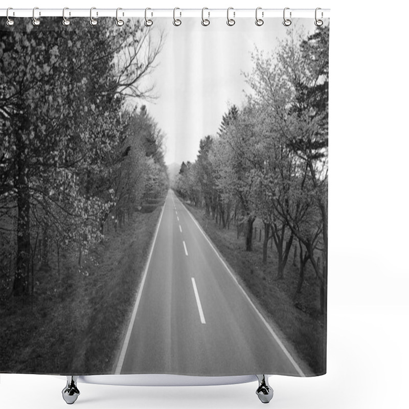 Personality  Road Under Beautiful Sky Black And White Monochrome Background Shower Curtains