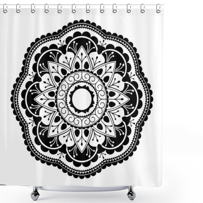 Personality  Black Mandala Pattern On White Background Shower Curtains