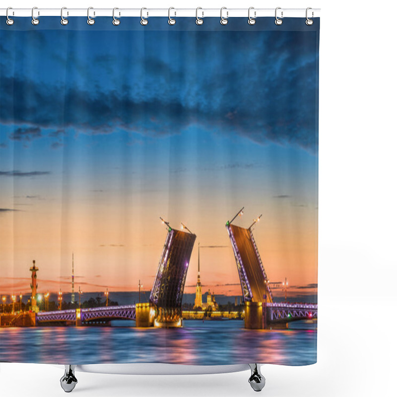 Personality  Disconnection Of The Palace Bridge Shower Curtains