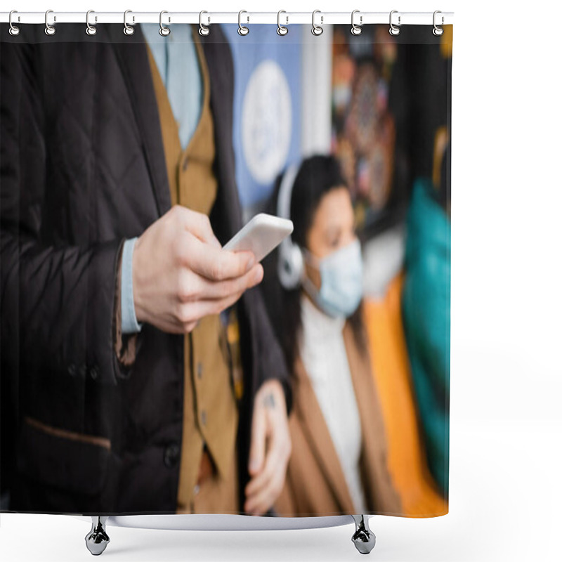 Personality  Man Holding Smartphone In Subway Near African American Woman In Medical Mask On Blurred Background Shower Curtains