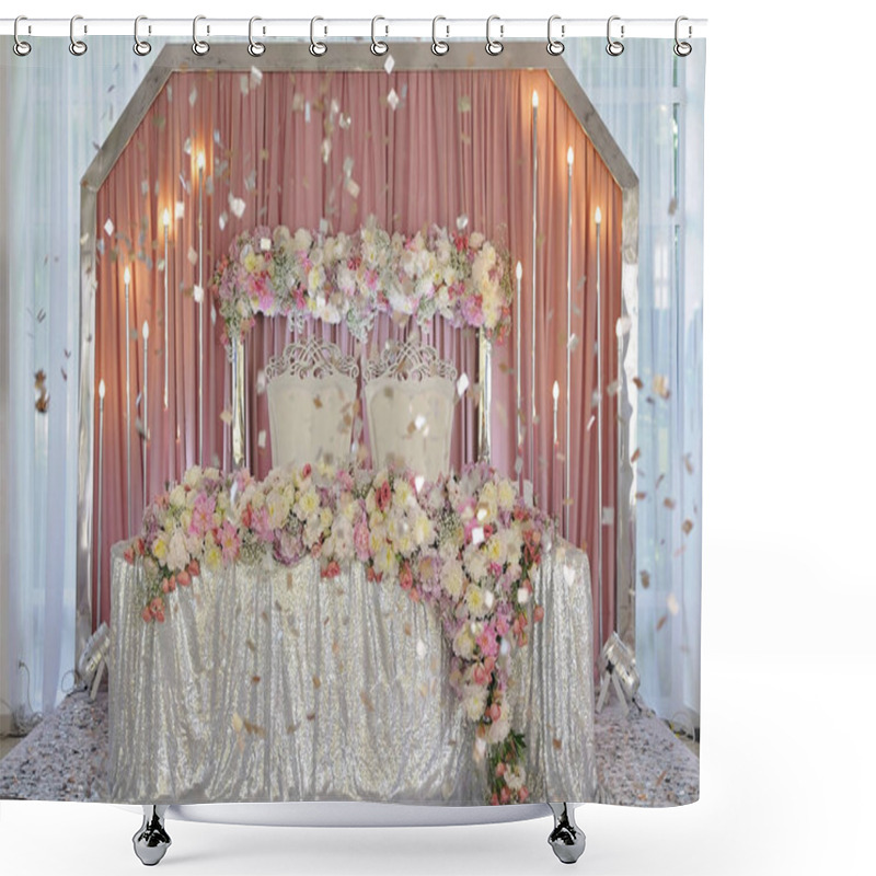 Personality  Ceiling Decor With Tulle And Eclectic Chandeliers Shower Curtains