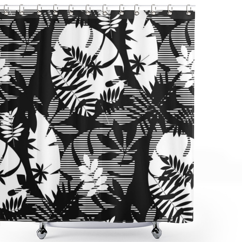 Personality  Decorative Textured Tropic Leaves Seamless Pattern Shower Curtains