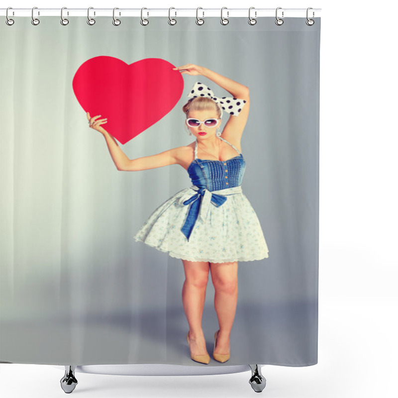 Personality  Big Heart Shower Curtains