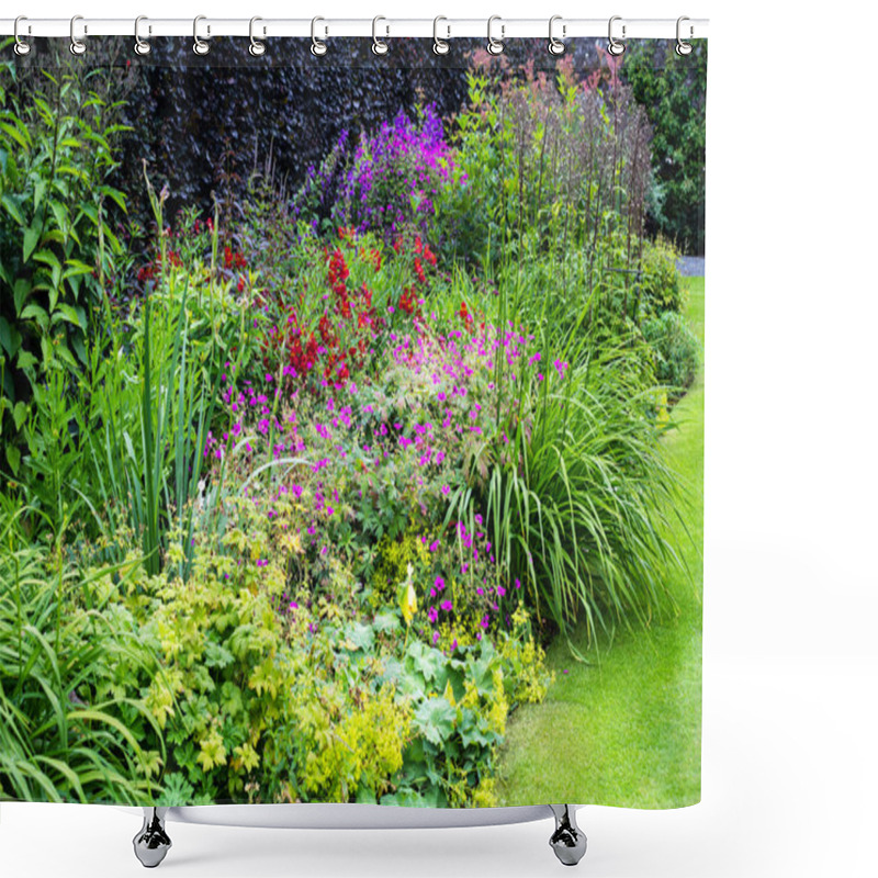 Personality  Beautiful Walled Garden Shower Curtains