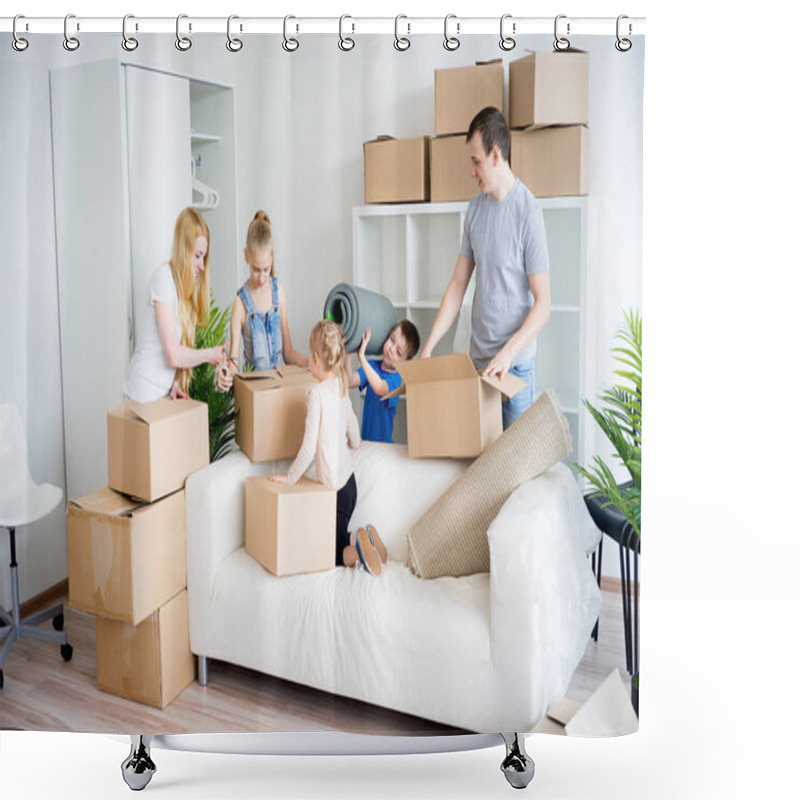 Personality  Family Packing Cardboard Boxes Shower Curtains