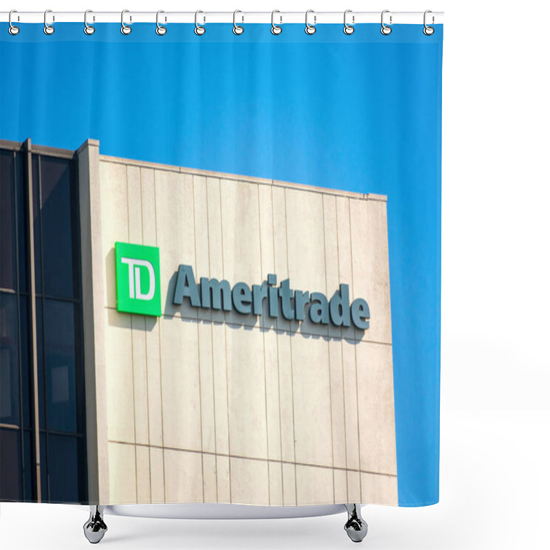 Personality  TD Ameritrade Sign Logo On Building Facade. TD Ameritrade Is A Broker That Offers An Electronic Trading Platform For The Trade Of Financial Assets - Los Angeles, California, USA - 2020 Shower Curtains