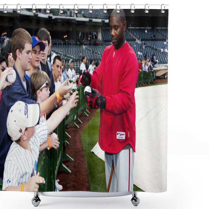 Personality  Ryan Howard Signing Fans Baseball Shower Curtains