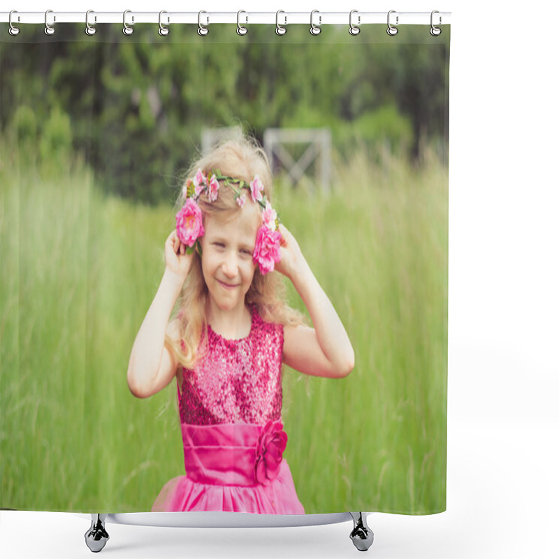 Personality  Little Blond Girl With Pink Rose Flowers Shower Curtains