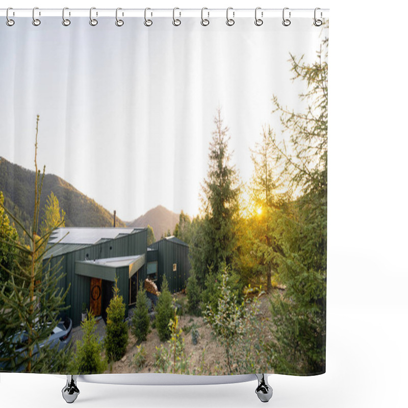 Personality  Green Modern House Nestled Among Evergreen Trees With Mountains In The Background, Illuminated By The Golden Light Of Sunset. Solar Panels Can Be Seen On The Roof, Emphasizing Eco-friendly Living Shower Curtains