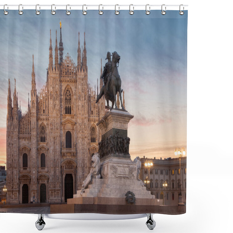 Personality  Duomo Di Milano Shower Curtains