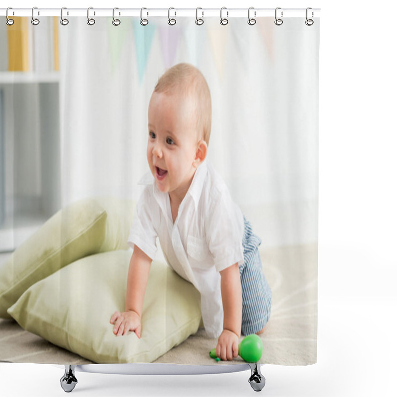 Personality  Baby Crawling On Floor Shower Curtains