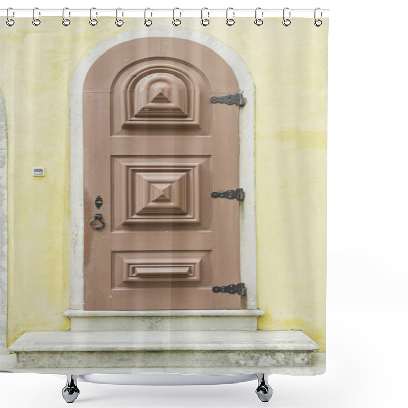 Personality  Carved Oak Door Shower Curtains