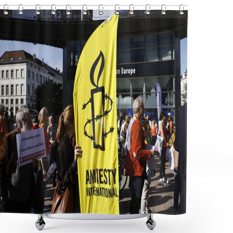 Personality  Aquarius Migrant Rescue Ship, Demonstration. Brussels, Belgium Shower Curtains