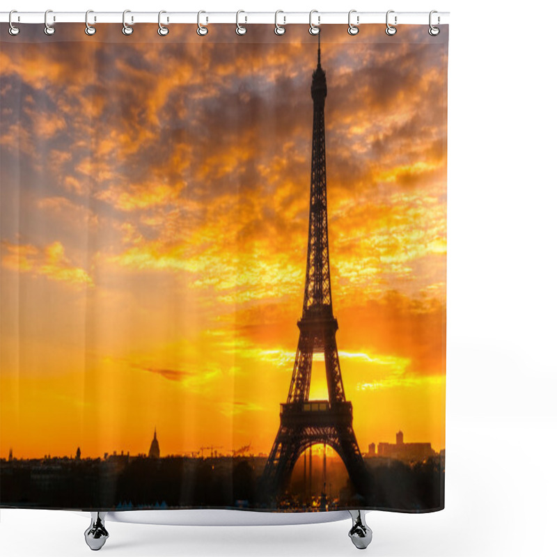 Personality  Eiffel Tower At Sunrise, Paris. Shower Curtains