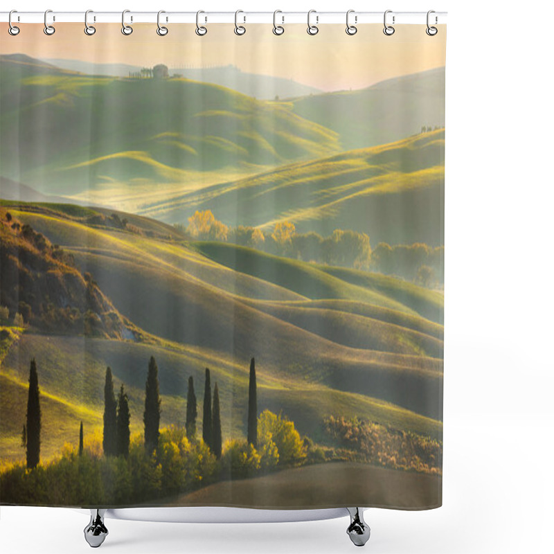 Personality  Fresh Green Tuscany Landscape Shower Curtains