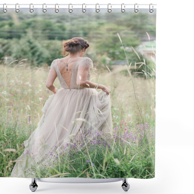 Personality  Bride In A Beautiful Dress With A Bouquet Of Flowers And Greener Shower Curtains