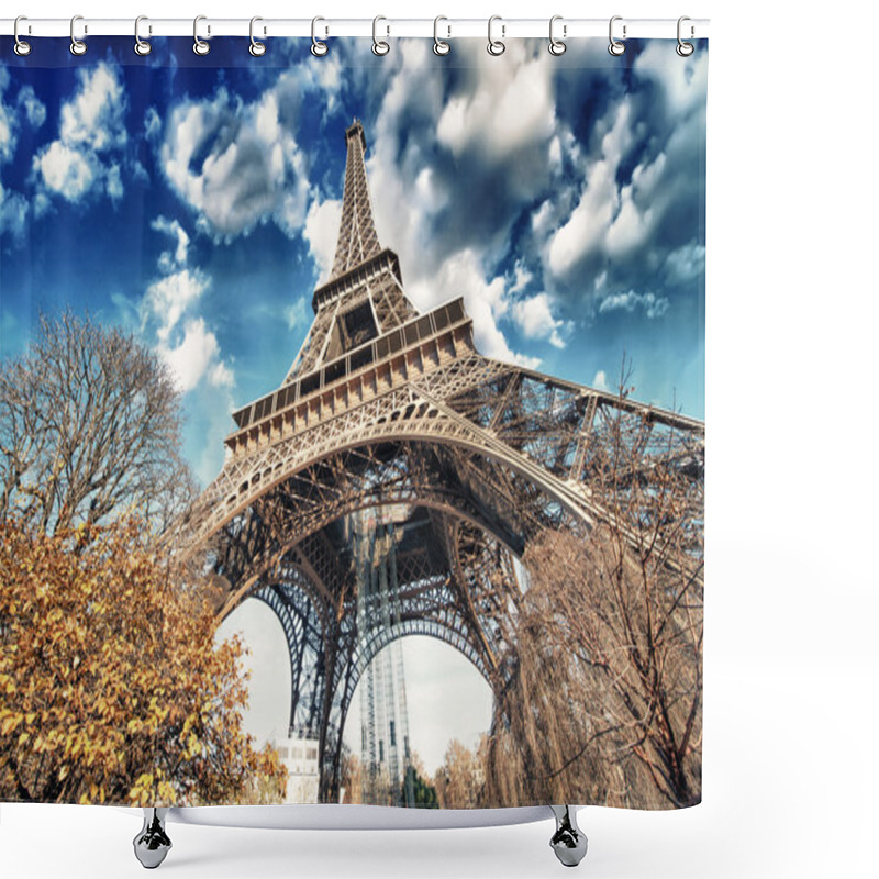 Personality  Wonderful Street View Of Eiffel Tower And Winter Vegetation - Pa Shower Curtains