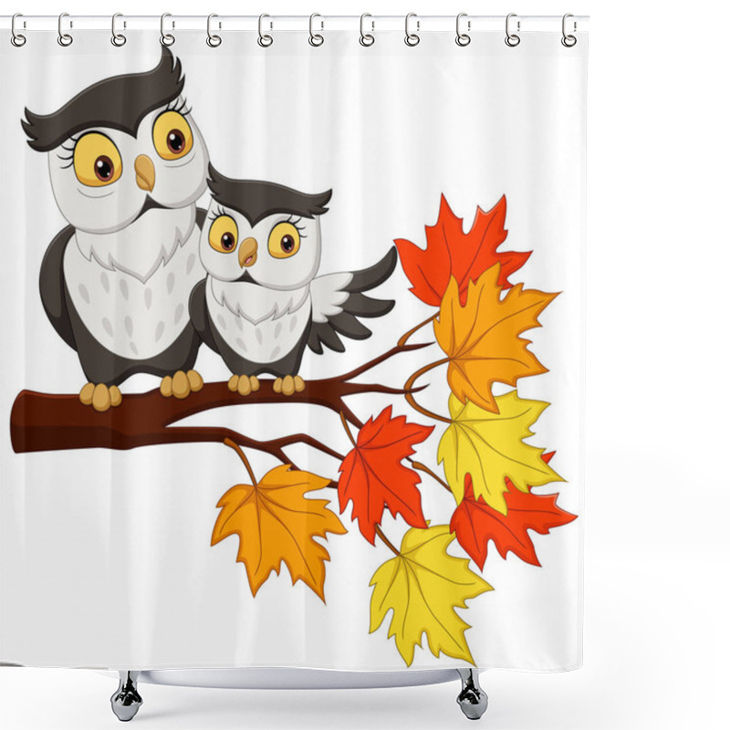 Personality  Vector Illustration Of Cute Mother Owl Cartoon And Baby On Tree Branches Shower Curtains