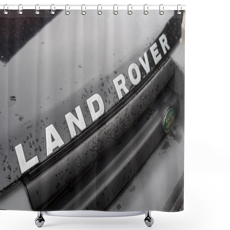 Personality  Minsk, Belarus - Oktober 22, 2020:  Land Rover Luxury Cars, Front Radiator Enclosure Grille Logos Shower Curtains