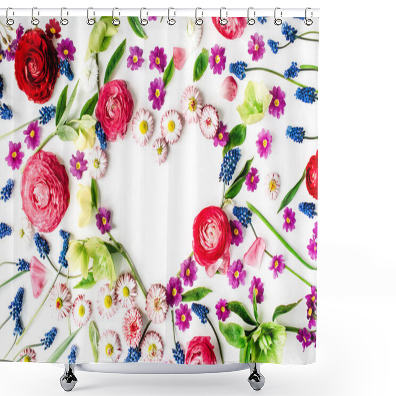 Personality  Wreath Frame Heart With Roses  Shower Curtains