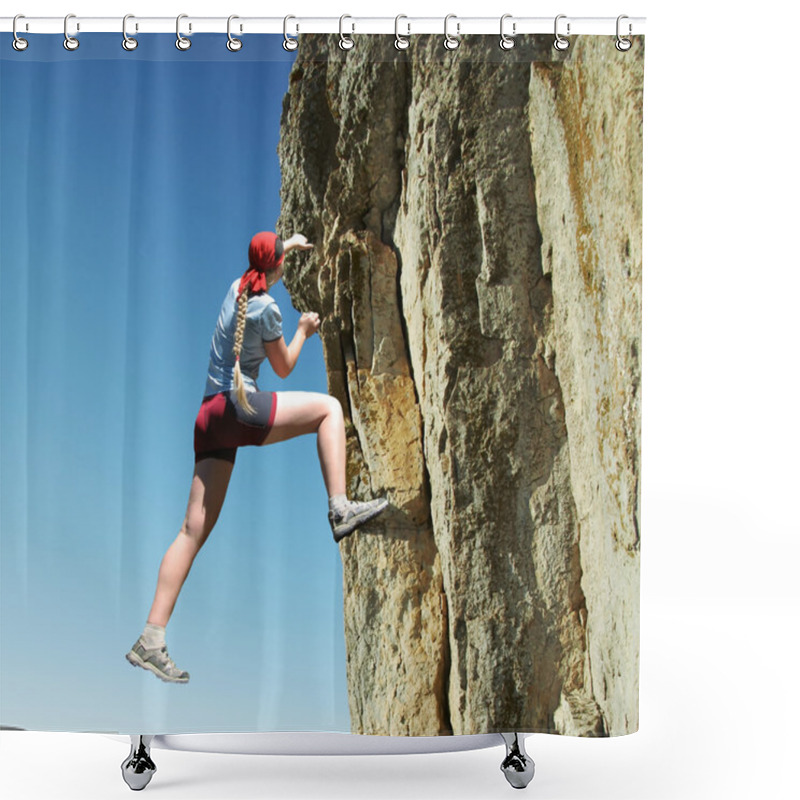 Personality  Climber Shower Curtains