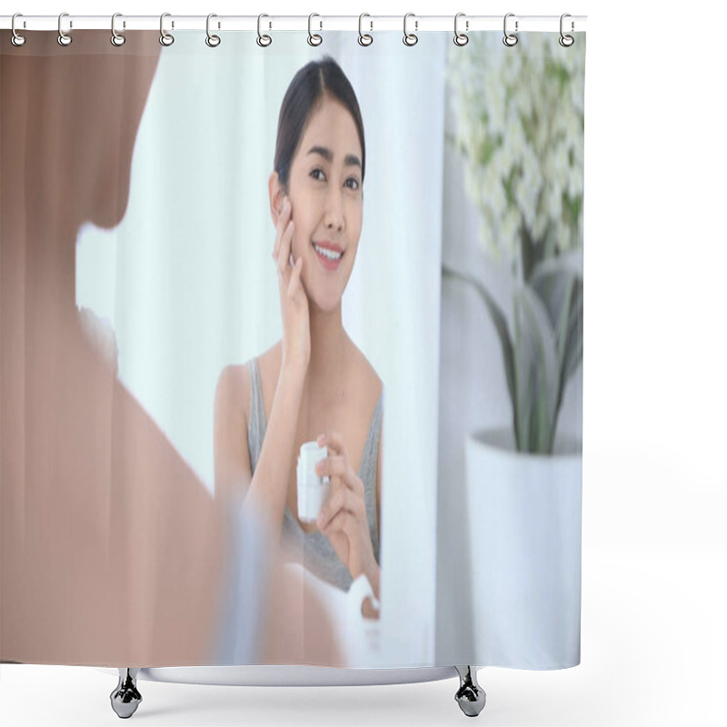 Personality  Beauty Concept. Reflections In The Mirror. Asian Girls Are Apply Shower Curtains