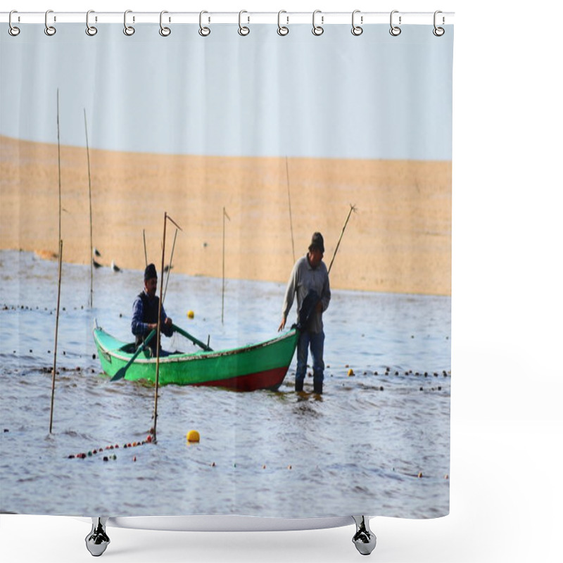 Personality  Men Shipping In A Laggon Shower Curtains