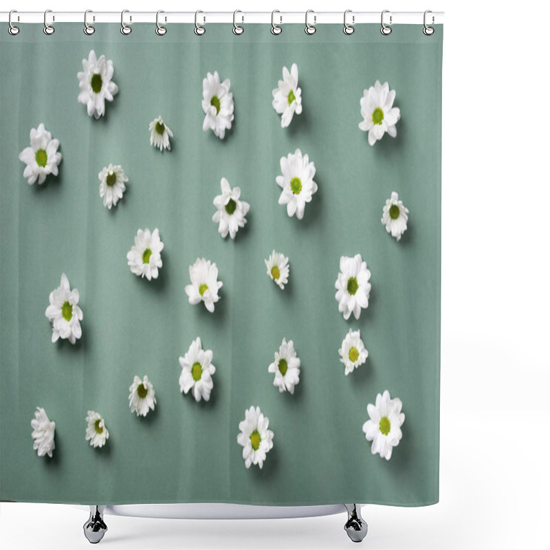 Personality  Daisy Pattern. Top View. Flat Lay. Floral Pattern Of White Chamomile Flowers On Green Background. Summer Concept Shower Curtains