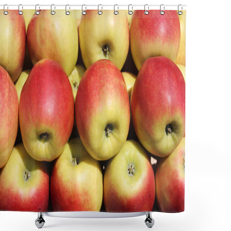 Personality  Idared Apples Shower Curtains