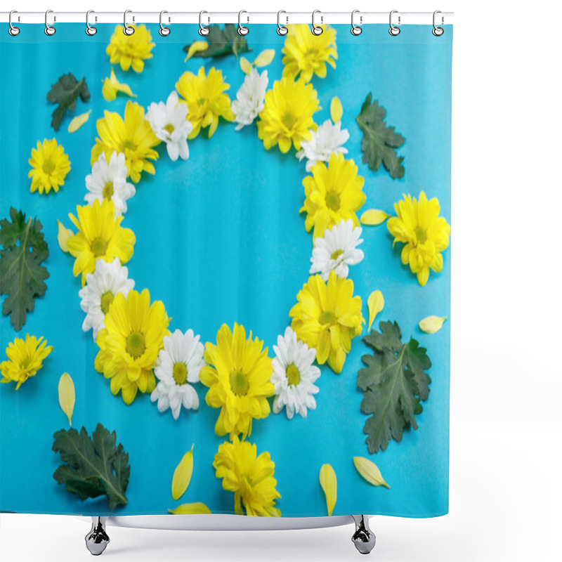 Personality  Beautiful Yellow And White Flowers Shower Curtains